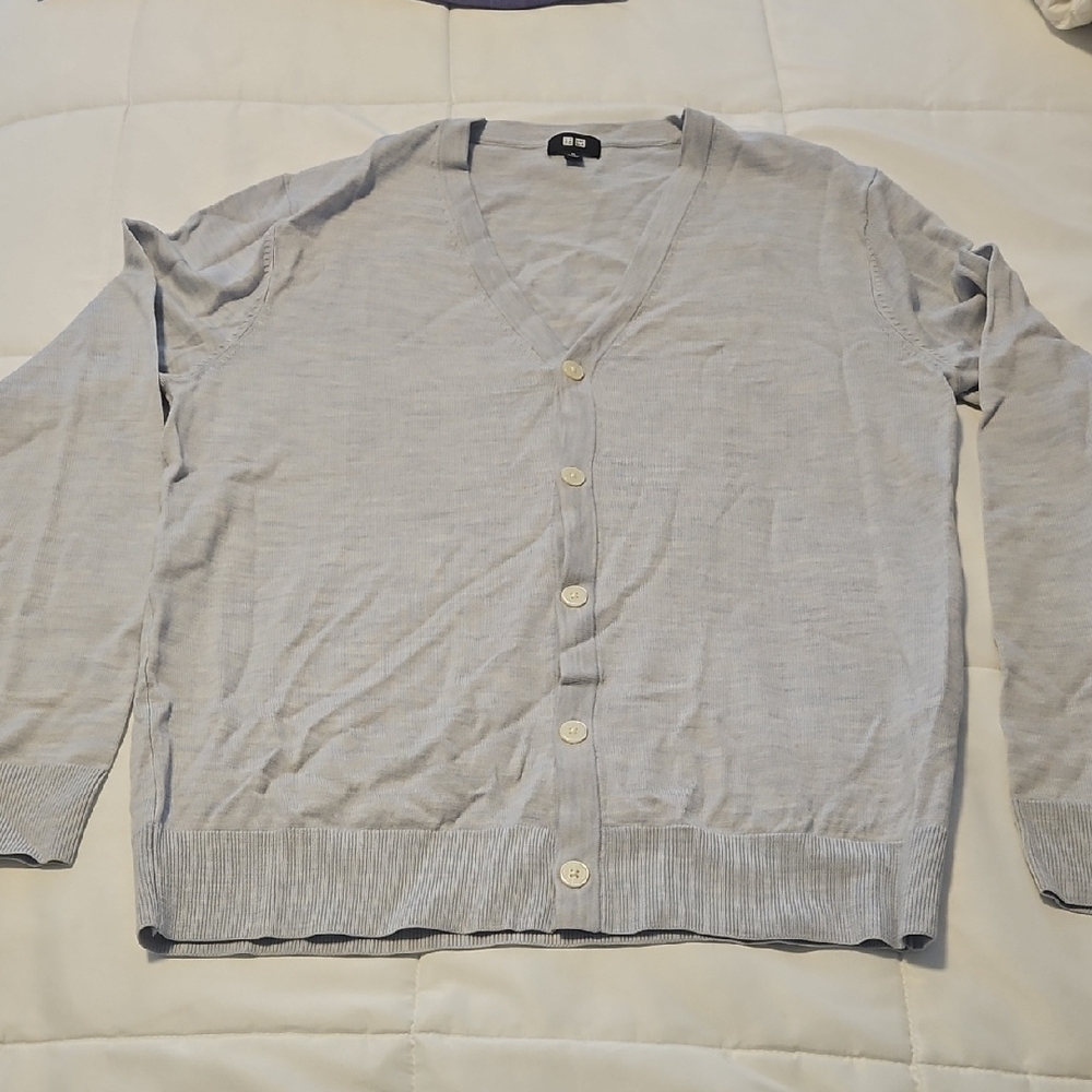 Uniqlo Gray Knit Sweater